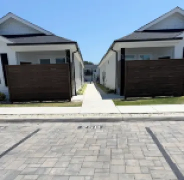 Newly built ContemporaryCoastal Villa