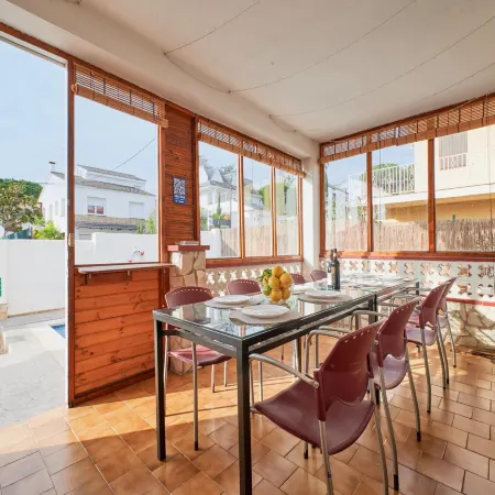 Cozy Villa for 10 Persons