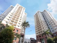 Apartemen Puncak Marina Hotels in Wonocolo