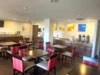 Comfort Inn & Suites Phoenix North - Deer Valley - Desayuno