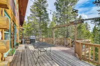 Bbqs, Hikes and Fireside Nights Cabin in Black Hawk - parking
