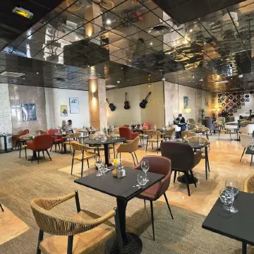 Ibis Paris Porte de Bercy Отели рядом с достопримечательностью «Валь-де-Сен»