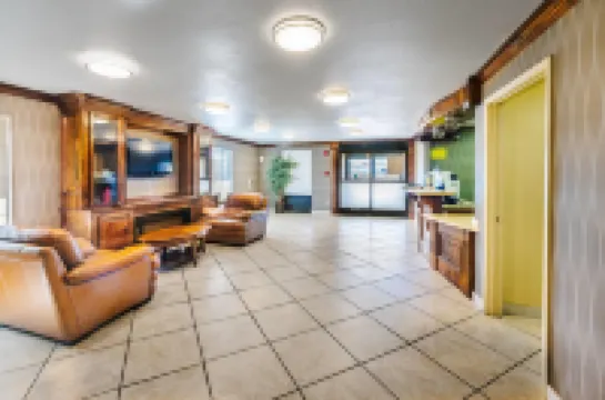 Super 8 by Wyndham Jackson MS