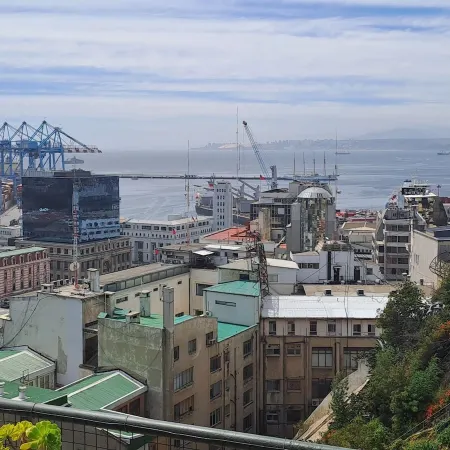 VALPARAISO ARTE LOCAL Y VISTA INCREÍBLE