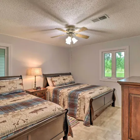 Norfork Getaway Walk in White River Access!