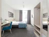Hotel Silver Hotels near 85 Gallery