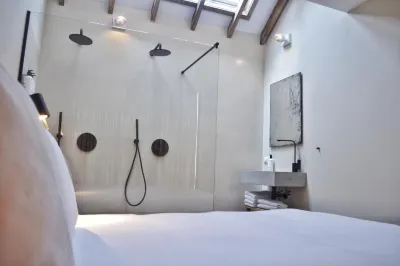 Apartments & Suites Buren Hotels in 