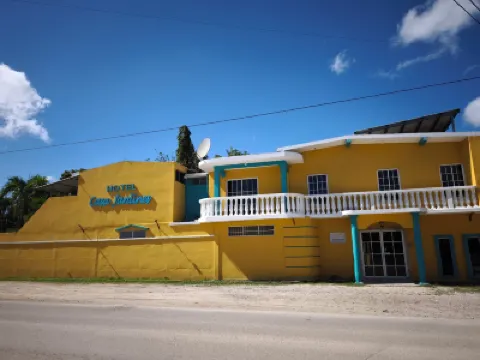 Hotel y Restaurante Casa Jardines Hotels in 