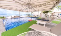 Sacheon J Glamping - مسبح