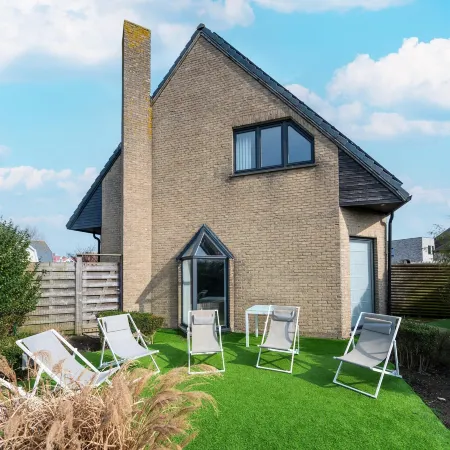 Splendid Villa in Middelkerke with Sauna, Hot Tub, Terrace
