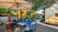 Grapevine Cottage by AvantStay
