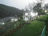 Home in the Hills, Resort & Restaurant Hotels in 