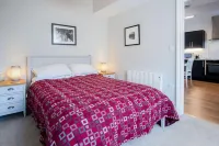 Captains Lookout - 1 Bedroom Apartment - Tenby - balcony