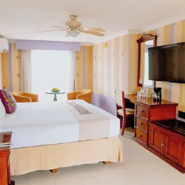 Hotel Plaza Colonial