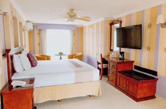 Hotel Plaza Colonial