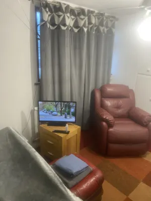 Cozy Room in Shared House with Modern Amenities