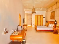 No908 Sunset Hotel