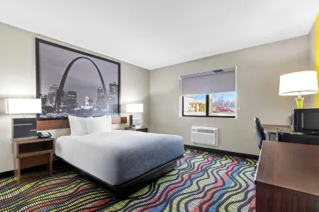 Super 8 by Wyndham Farmington