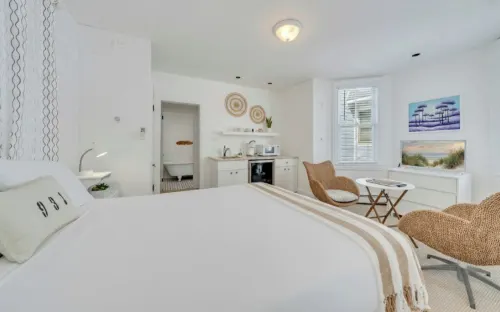 931 Beach Guest House