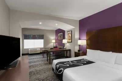 La Quinta Inn & Suites by Wyndham Baton Rouge Denham Springs Hotels near Sharp Road Park