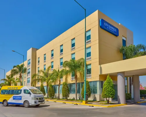 City Express by Marriott San Luis Potosí Zona Industrial Отели рядом с достопримечательностью «Арена «Эль-Домо»»