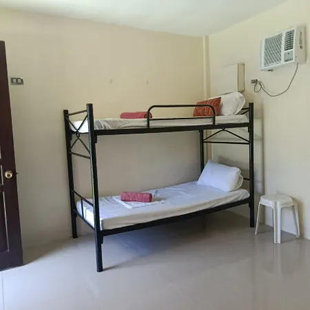 1 person in 6 bed Mixed Dormitory