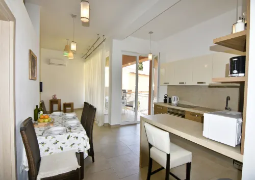 Perfect holiday apartment with pool - 3星級