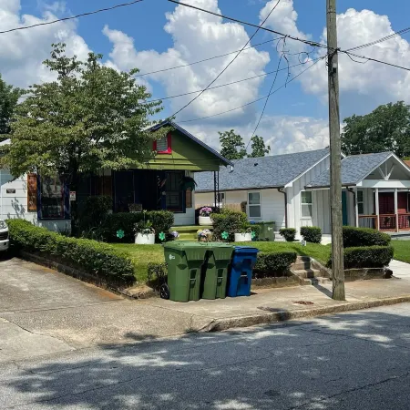 Adorable tiny house near Mercedes Benz Stadium