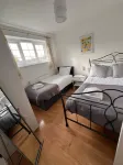 Tranquil Turquoise - 3 Bed House With Parking - 3-Star