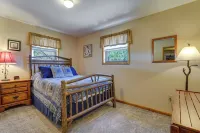 3-Acre Benezette Cabin Hot Tub, Grill and Mtn View - balcony