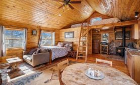 Phantom Canyon Resort