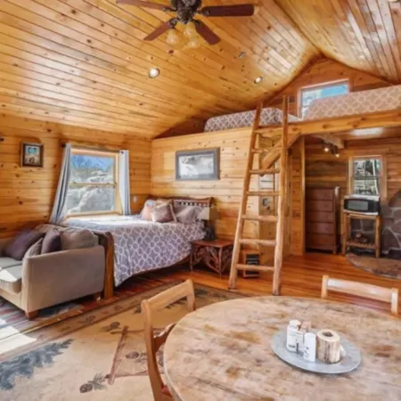 Phantom Canyon Resort