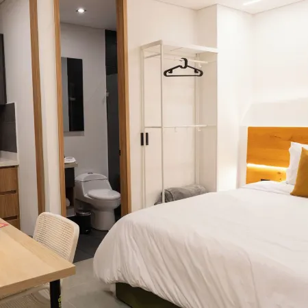 ONCE SUITES