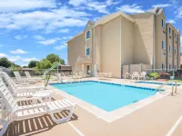 Microtel Inn & Suites by Wyndham Claremore Hotels in Rogers County