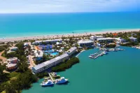 Tween Waters Island Resort & Spa - Pools