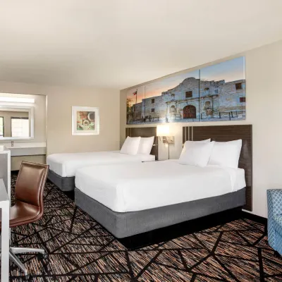 Days Inn by Wyndham San Antonio Near Fiesta Park Отели рядом с достопримечательностью «Медицинский центр»