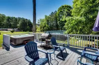 Spacious Home w/ Hot Tub, 14 Mi to Downtown Atl! - Kitchen