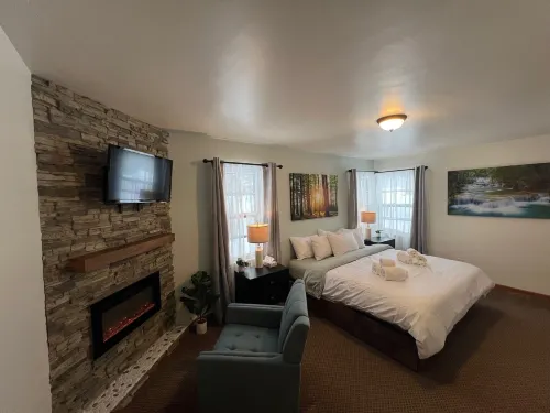 Scott's Superior Inn and Cabins - 2-Star