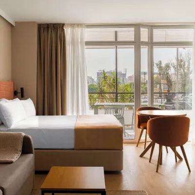 Limehome Valencia Gran Via del Marques Hotels near Puente del Mar