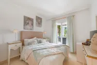 Lalq13 Stunning Frontline Golf 3 Bed Apt - 4-Sterne