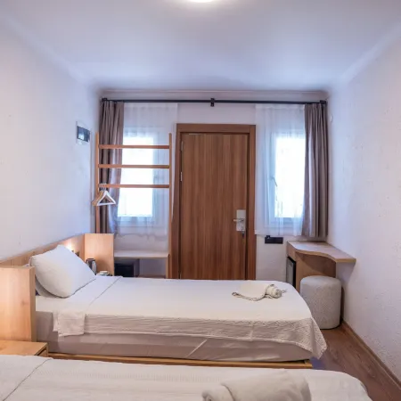SUNMED LODGE