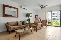 Family Apartment Pool & Gardens - Homestays