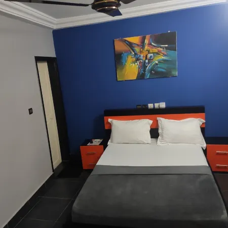 Room-Standard Double Bed Bedroom in Lome