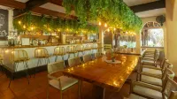 Sansara Surf Yoga & Resort - ที่มีบาร์