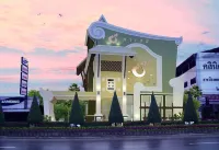 Chour Palace Hotel - parking