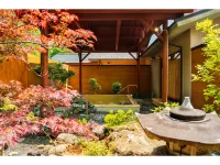 Auberge Cosmos - Bãi đậu xe