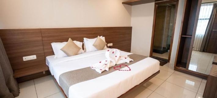 Samasth Palatial Hotele w: Dystrykt Mysuru