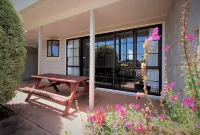 Riverlodge Motel - 2 estrellas