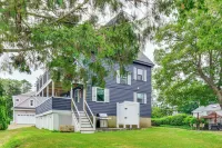 Work, Play & Explore! Coastal York Gem Near Beach - 2-Sterne