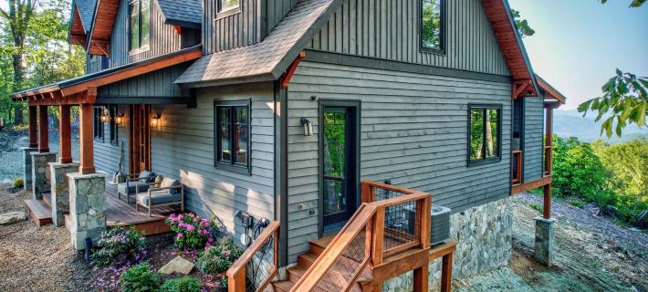 Bull & Bear at Eagles Nest Hotels in Beech Mountain